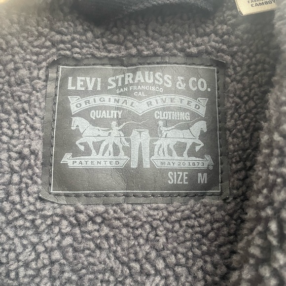 *NWT* Levi's Black Sherpa Lined Denim Jacket Men’s M *NWT* - Picture 5 of 7